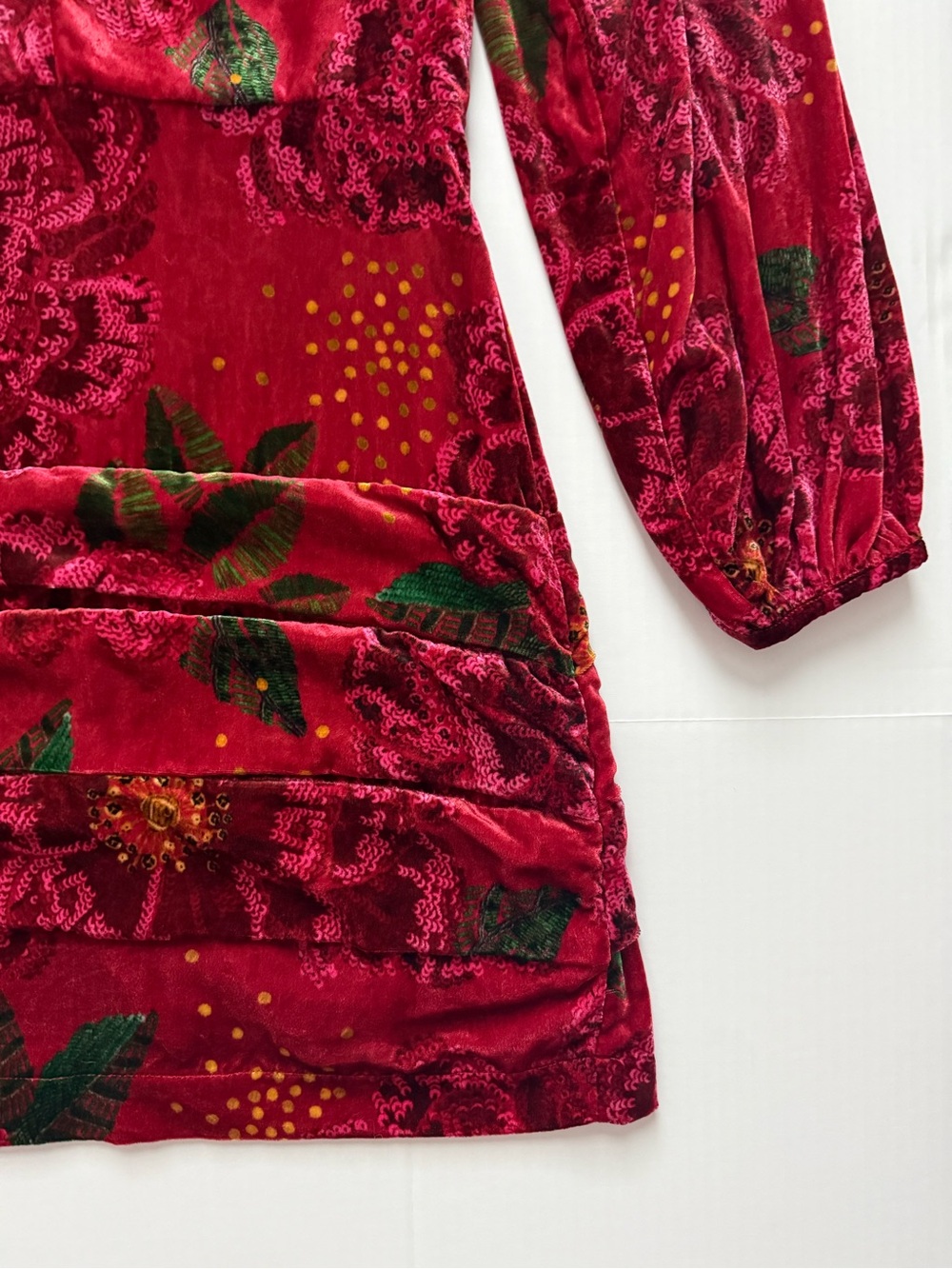 Farm Rio Red Shiny Flowers Velvet Mini Dress Medium Deep V Neck Ruched⁠ - Picture 7 of 16